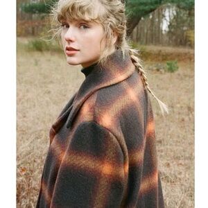 TAYLOR SWIFT LOOK ALIKE COAT Leith Orange and Black Plaid Coat
